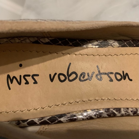 Miss Robertson Snake pattern Heels size 8M - Picture 5 of 5